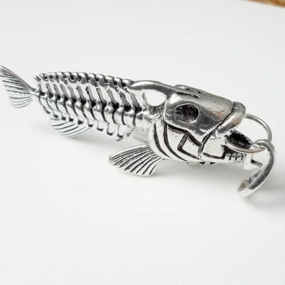 Men's necklace-24" length 3" large 3D silver tone fish skeleton pendant necklace - Picture 6 of 7